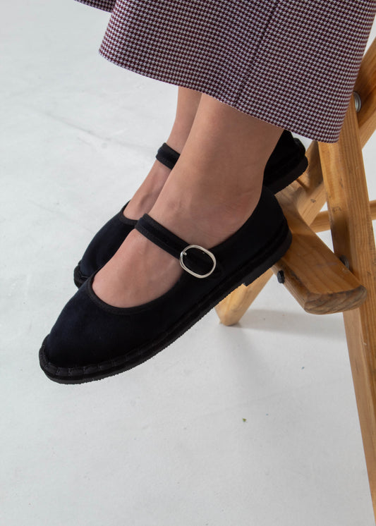 Azzura Black